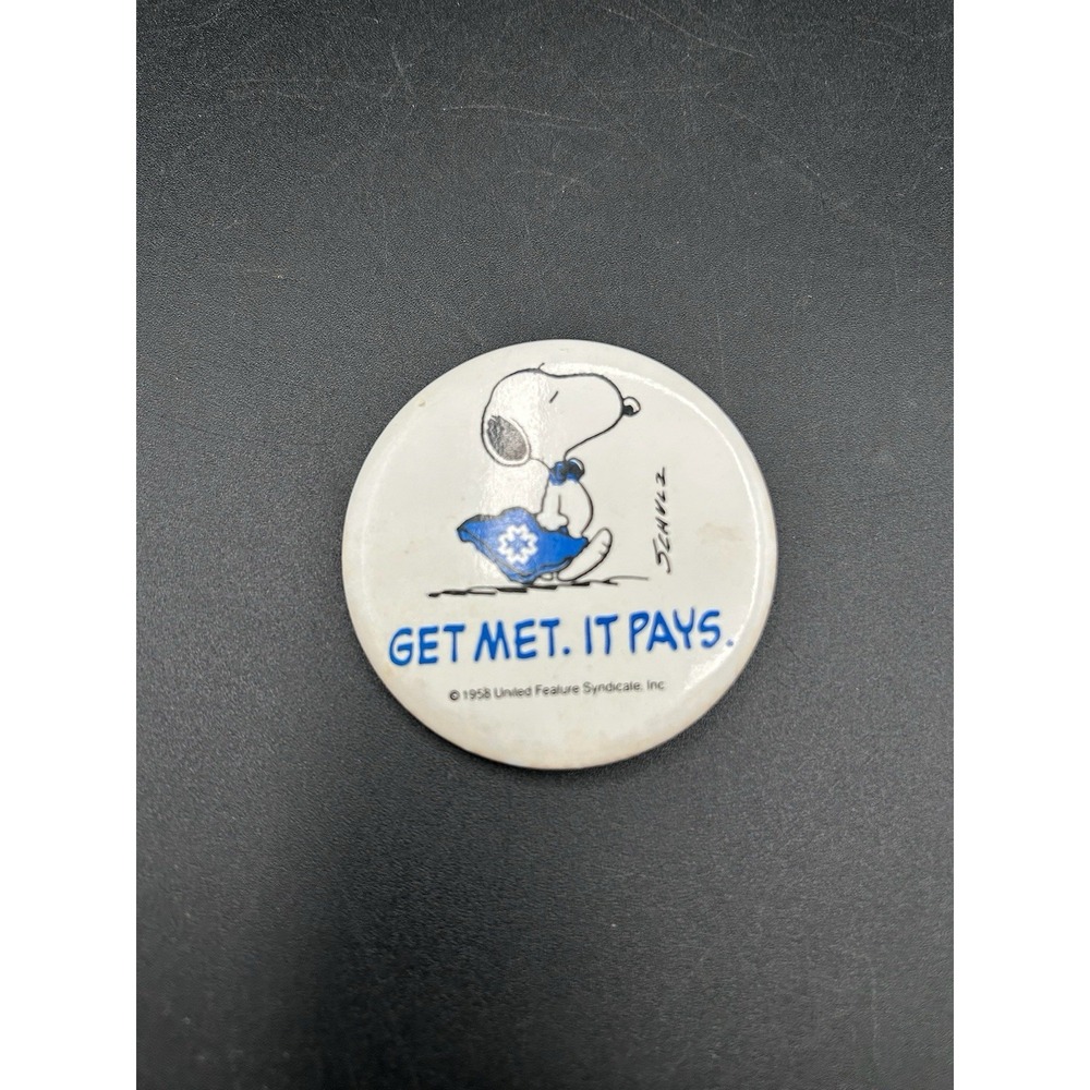 VTG 1980s Snoopy Peanuts Met Life Pinback Button Pin